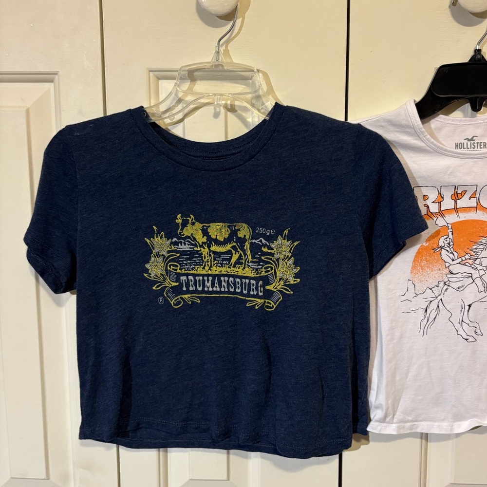 Source Unknown Navy Blue Graphic Tee